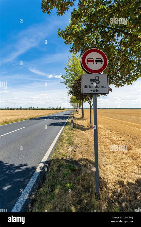 Cartello Divieto Di Sorpasso Immagini E Fotografie Stock Ad Alta