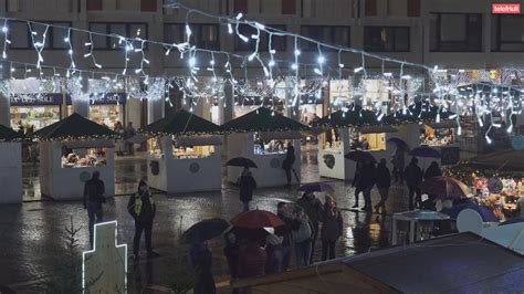 Pordenone Via Al Natale Con Casette E Pista Del Ghiaccio