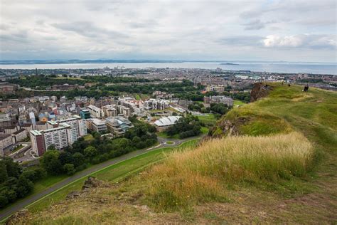 Arthur's Seat: Climb an Extinct Volcano in Edinburgh | Earth Trekkers