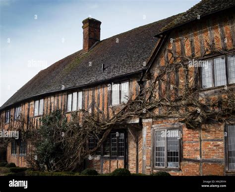 The Malthouse Greywell Hampshire Stock Photo Alamy