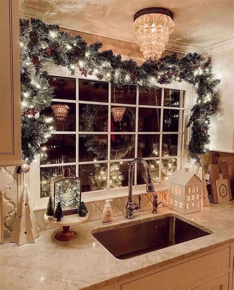 Most Beautiful And Festive Christmas Garland Decorating Ideas