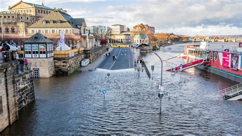 Hochwasser Weiter Steigende Pegel