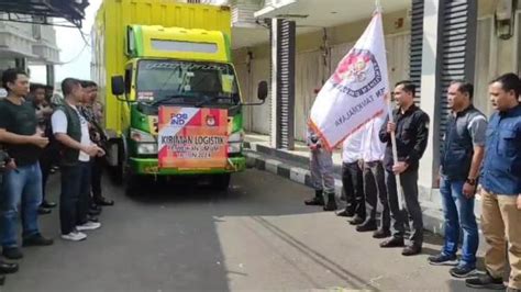 KPU Kabupaten Tasikmalaya Distribusikan Logistik Pemilu 2024 Ke