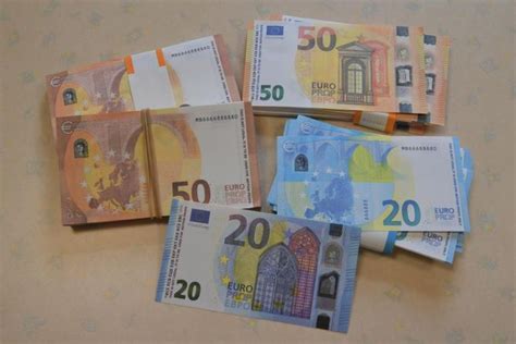 Les Faux Billets De Et Euros De Plus En Plus Fr Quents Selon La