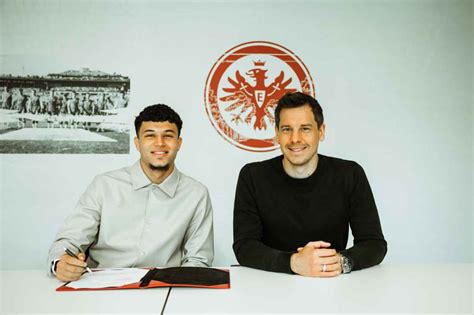 Profivertrag für Anas Alaoui Eintracht Frankfurt Männer