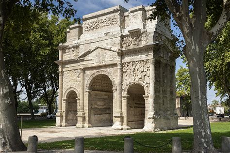 Triumphal Arch of Orange - History and Facts | History Hit