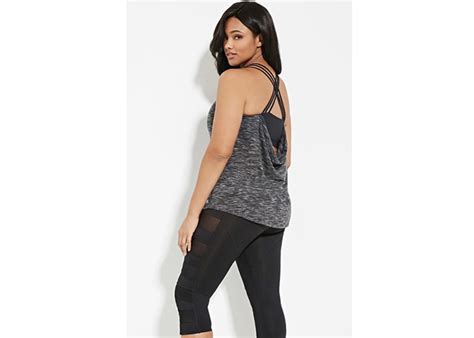 Forever 21 lança linha plus size de roupas de ginástica Harper s