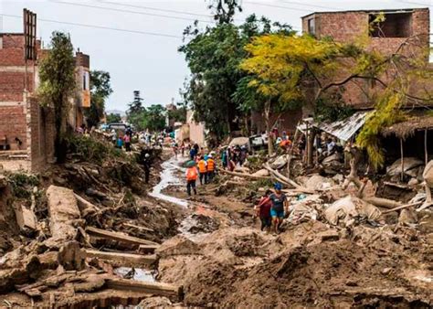 Perú Deslizamientos De Tierra Dejan 5 Muertos Y Miles De Damnificados