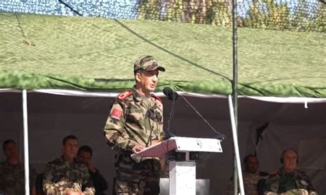 Le chef d état major de l armée marocaine Mohammed Berrid reçoit le