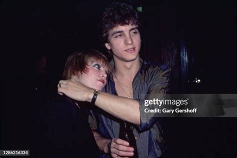 1,103 Pat Benatar & Neil Giraldo Photos & High Res Pictures - Getty Images