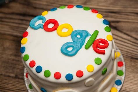 Google Cake - Decorated Cake by Łukasz - CakesDecor