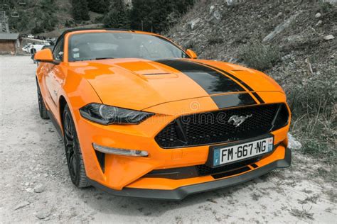 Ford Mustang Gt Naranja Furia Fotografía editorial Imagen de