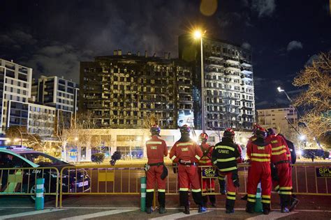 Incendio Campanar Valencia Fotos Última Hora Así Ha Sido La Noche