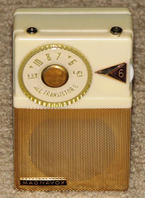 Vintage Radio Vintage Stuff Le Radio Neon Clock Transistor Radio