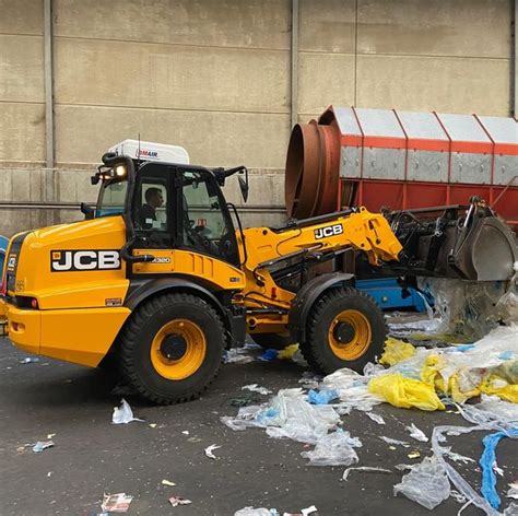 Nieuwe JCB Telemaster TM 320 T4F Geleverd Aan Hummel Recycling In Leek