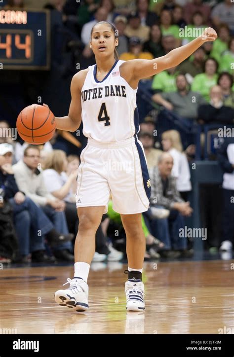 Notre Dame Guard Skylar Diggins (4) in game action between the Notre ...