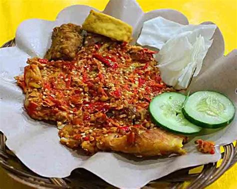 Resep Ayam Gepuk Khas Pekalongan Yang Enak Dan Dijamin Nagih