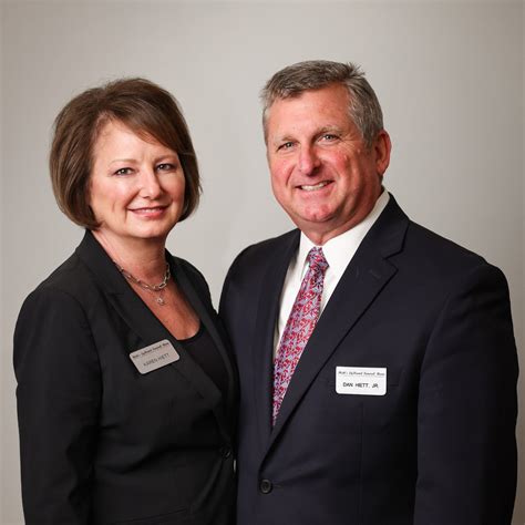 Hiett's LyBrand Funeral Home & Cremation Options | Wills Point TX