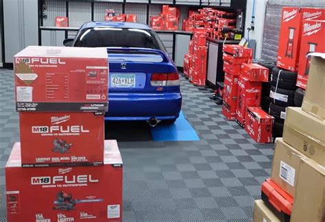 how to become a milwaukee distributor
