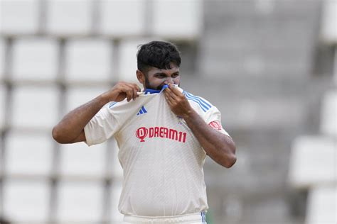 Shardul Thakur tries to button down his expressions | ESPNcricinfo.com