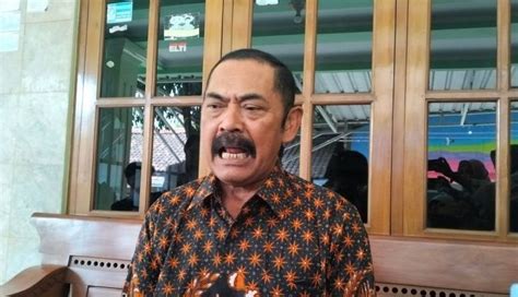 Surati Gibran Ketua Dpc Pdip Solo Minta Kta Dikembalikan