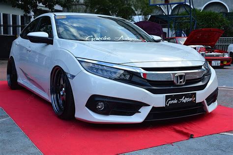 Fondo Honda Civic Exhibido En La Exposici N De Transporte Transknight