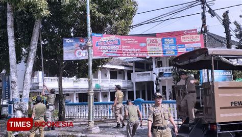 Satpol Pp Giat Lakukan Penertiban Pelanggaran Papan Reklame Times