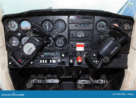 Cockpit Of Cessna 152 Aircraft Royalty Free Stock Image - Image: 27507696