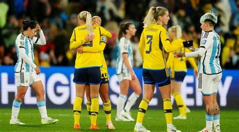 sweden wins group   womens world cup  advance  showdown