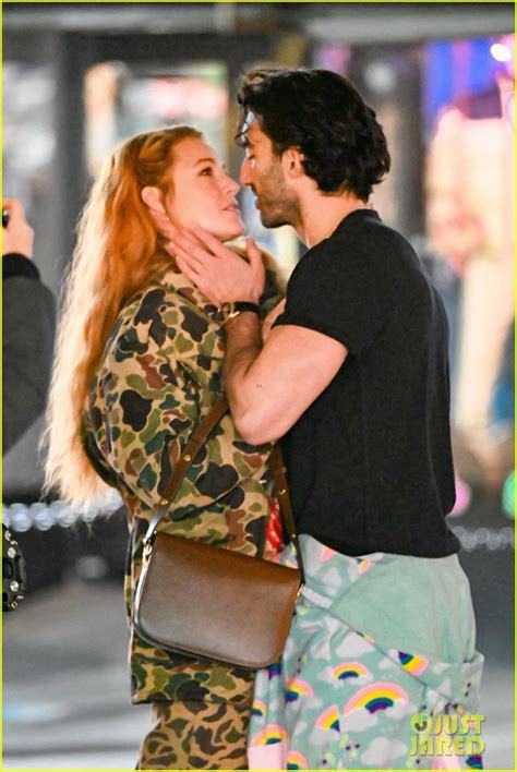 Blake Lively Justin Baldoni Share Passionate On Screen Kiss While