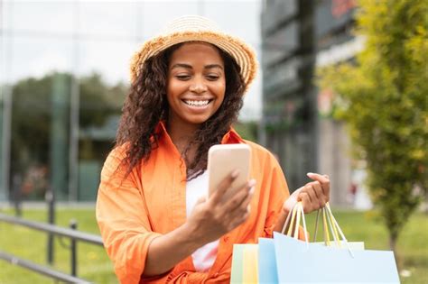 Premium Photo Happy Millennial African American Lady In Casual And