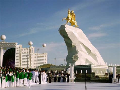 Giant statue unveiled to Turkmenistan’s “National Horse Breeder ...