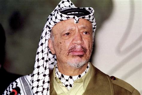 Yasser Arafat Dolazim S Maslinovom Grančicom I Oružjem Borca Za