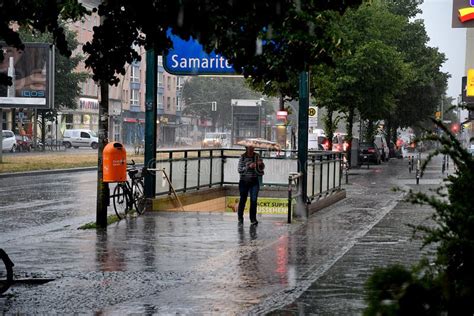 HEAVY RAIN FALL in BERLIN GERMANY Editorial Image - Image of berin, econcomy: 121088110