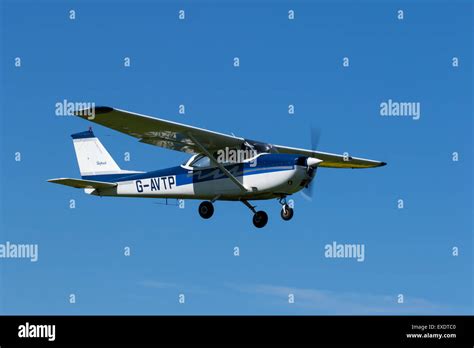 Cessna f172h skyhawk Fotos und Bildmaterial in hoher Auflösung Alamy