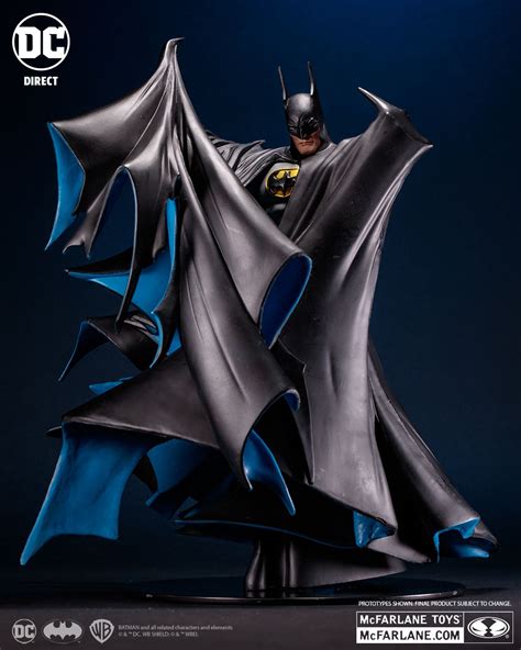 Todd McFarlane's Batman Statue Comes Back in Black