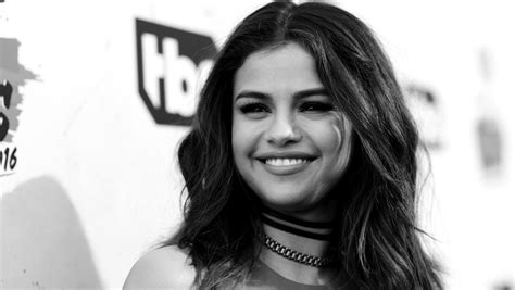 Selena Gomez Has The Most Liked Instagram Photo Of All Time — But It Sucks