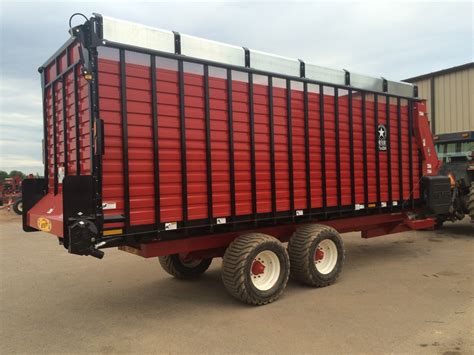 RTX200 Front Rear Unload Forage Box Meyer Manufacturing Corporation