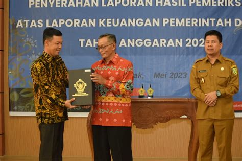 Bpk Ri Perwakilan Kalbar Serahkan Laporan Hasil Pemeriksaan Keuangan