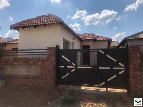 House For Sale In Clayville Ext 45 Midrand Gauteng For R 700000