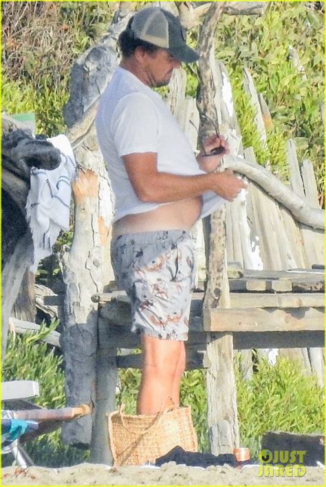 Photo Leonardo Dicaprio At Beach With Emile Hirsch Photo