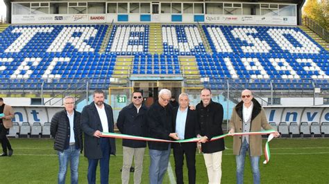 Inaugurati I Nuovi Seggiolini Della Tribuna Centrale Dello Stadio Tenni