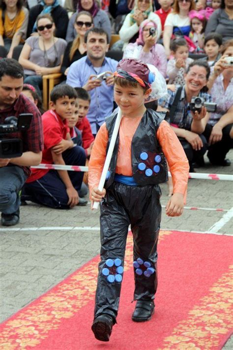 Geri dönüşüm Kostüm fikirleri Kostüm tasarımı Giysiler