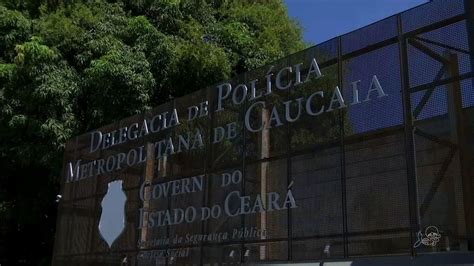 Mulher Libertada Pela Pol Cia Ap S Ser Mantida Em C Rcere Privado Sob