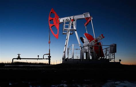 Brent Oil Falls Below 81 Per Barrel On London S ICE First Time Since