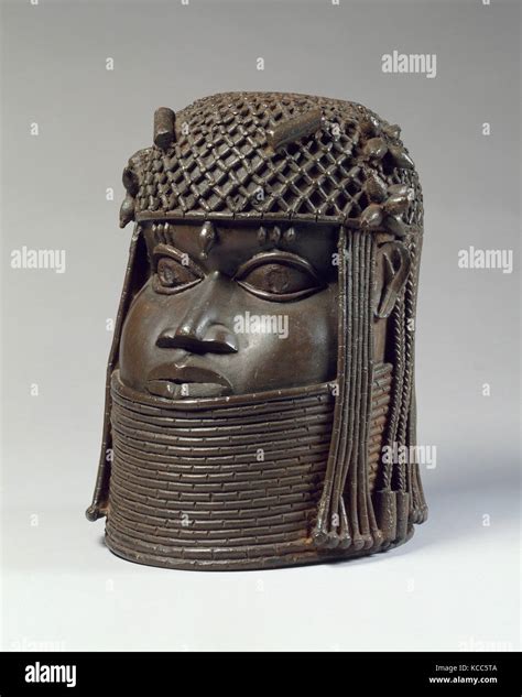 Oba of benin hi-res stock photography and images - Alamy