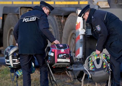 Wypadek Autobusu Szkolnego W Niemczech Nie Yje Dwoje O Mioletnich