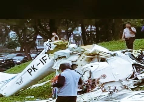 Breaking News Pesawat Latih Cessna Jatuh Di Bsd Serpong Tangerang