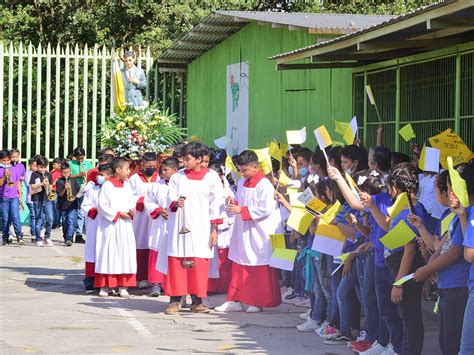 Nicaragua Celebración en honor a santo Domingo Savio en la Escuela