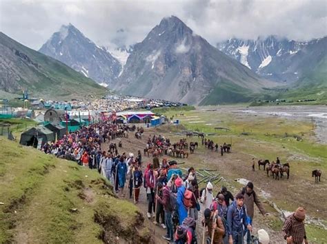 Over 4 600 Pilgrims Leave Jammu S Bhagwati Nagar Base Camp For Amarnath